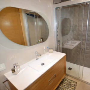 Baño Plaza Olímpica (Oviedo)