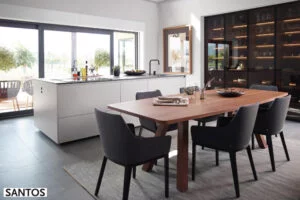 05-cocina-con-isla-y-vitrina-2