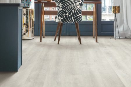 10-suelos-laminados-acabado-roble